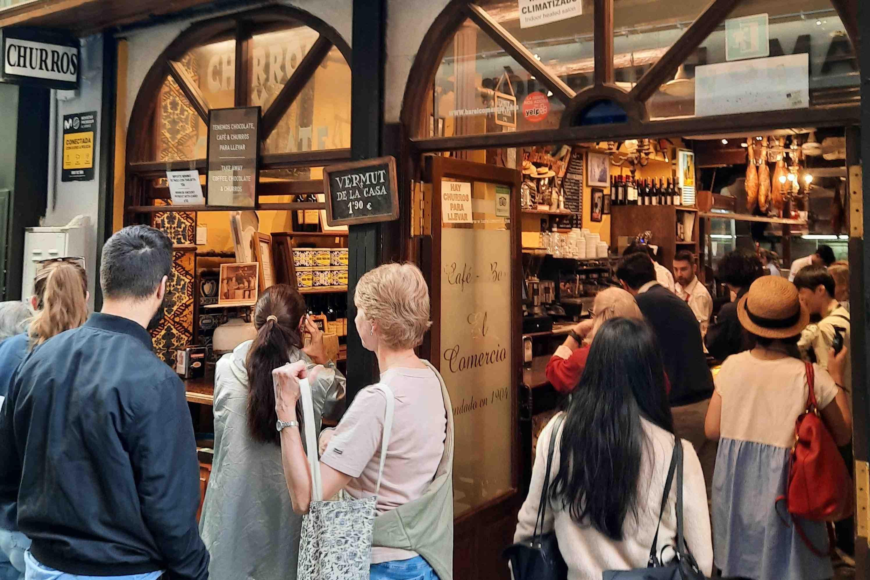Bild von der Tapasbar, in der wir frühstücken
